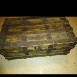 VINTAGE ANTIQUE 32 1900's STEAMER TRUNK COFFEE TABLE CHEST