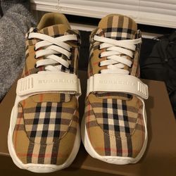 Burberry Shoes 