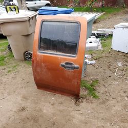 2005 Chevy Colorado Door