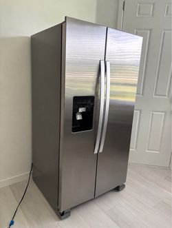 Stainless Steel Side-by-Side Refrigerator with Ice Dispenser