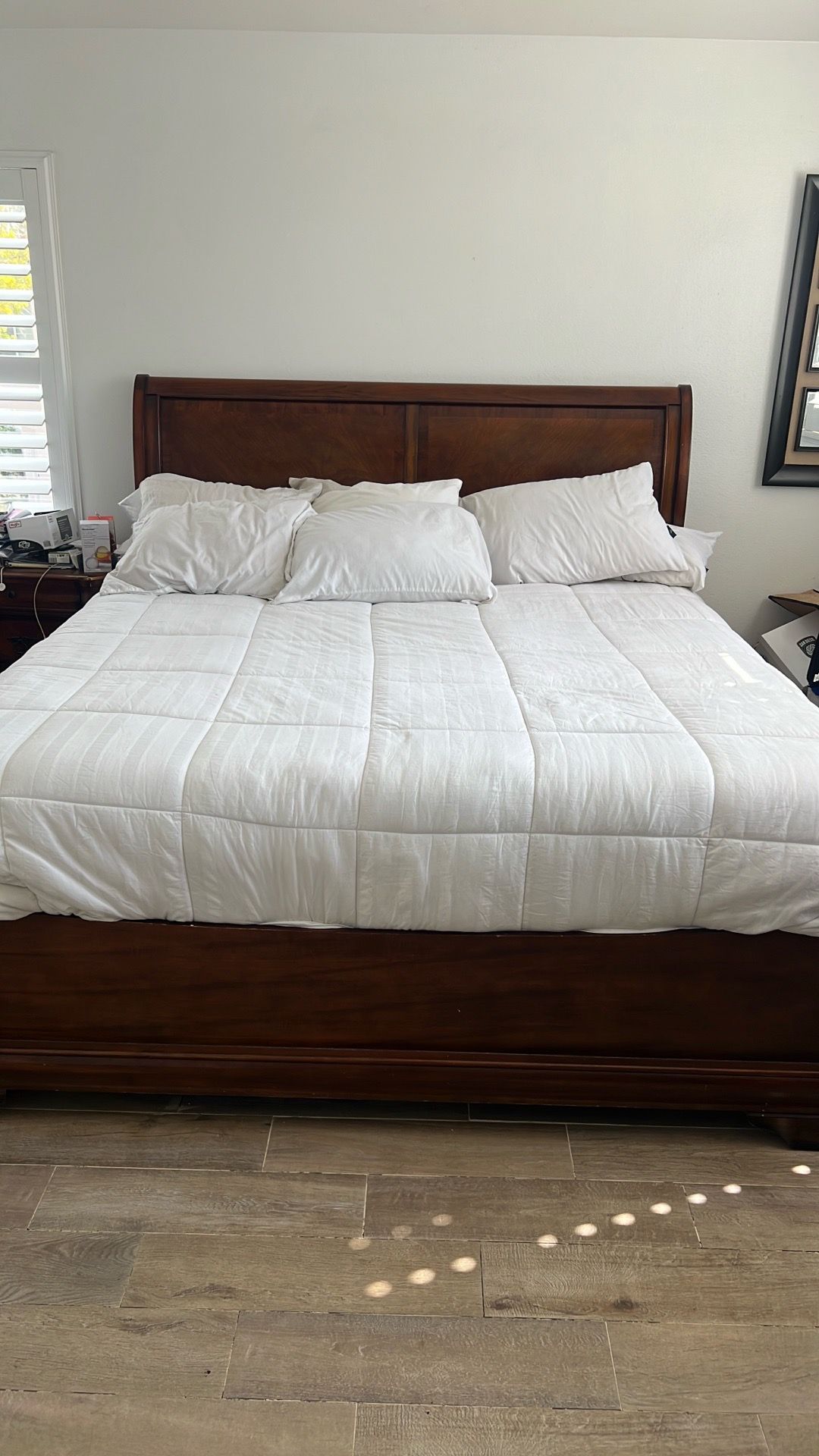 King size bed with 4 drawers $130 or BO