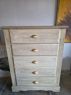 Beautiful dresser  ready for pickup