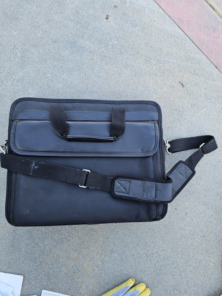 Super Nice Like New Targus Laptop Bag