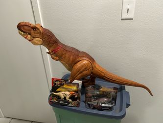 Jurassic World dinosaurs: used super colossal T-Rex, NIB baby brachiosaurus & inostrancevia