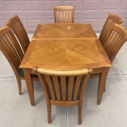 Wood Table And Chairs 
