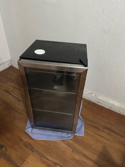 $50 OBO ….. cheap fridge