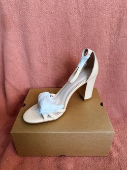 Cream heel