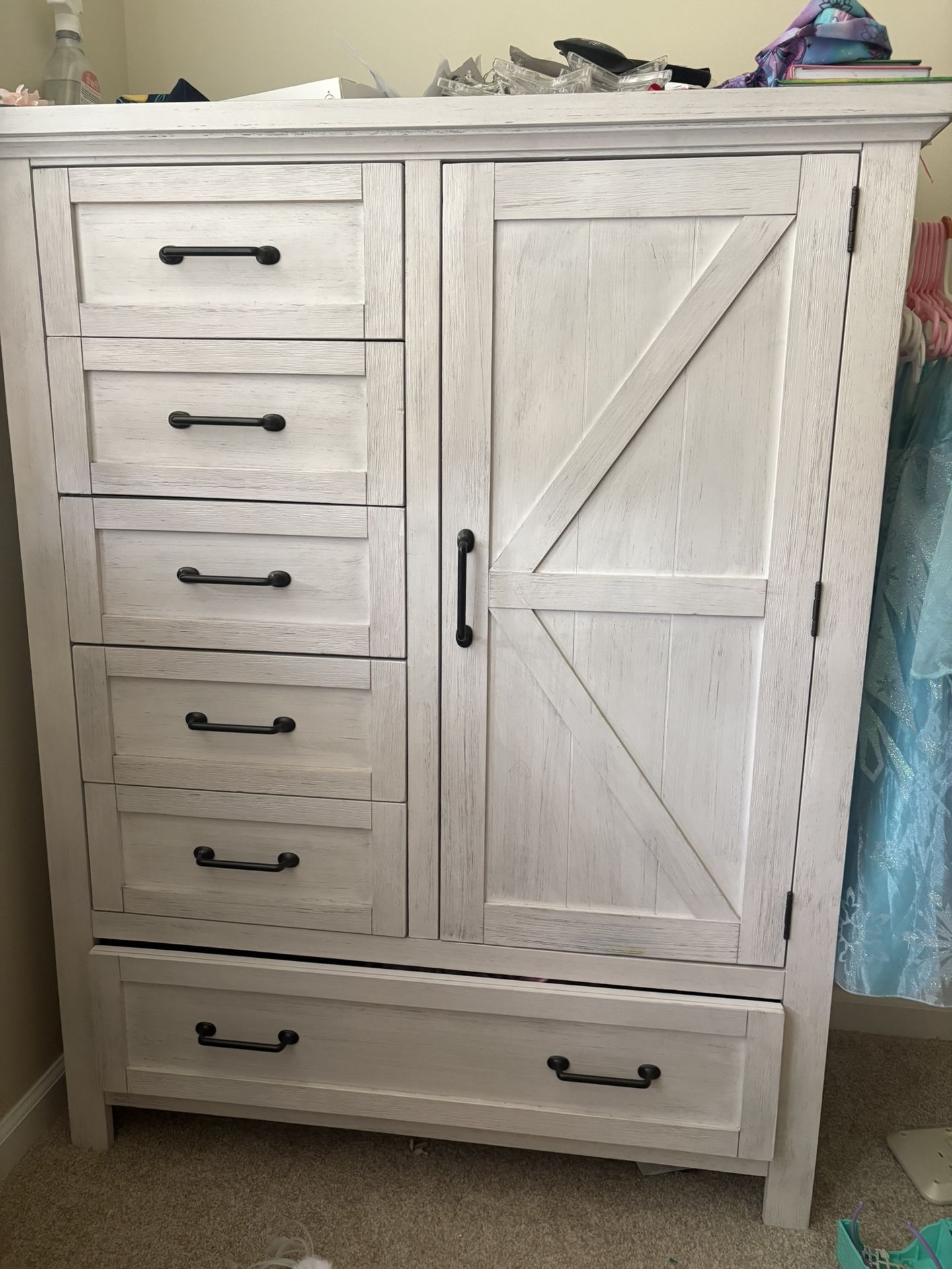 Milky Door Chest