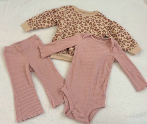 baby girl outfit size 12 months-Carter’s