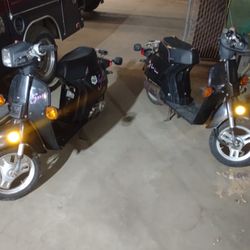 !! OEM PARTS ONLY !! Four (4) Honda NQ50 Spree Scooters / Mopeds / "Vespas"