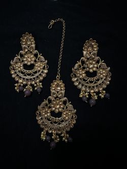 Indian tikka and earrings 