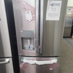 17.5 cu. ft French Door Refrigerator in Fingerprint Resistant Stainless Steel Counter Depth ENERGY STAR