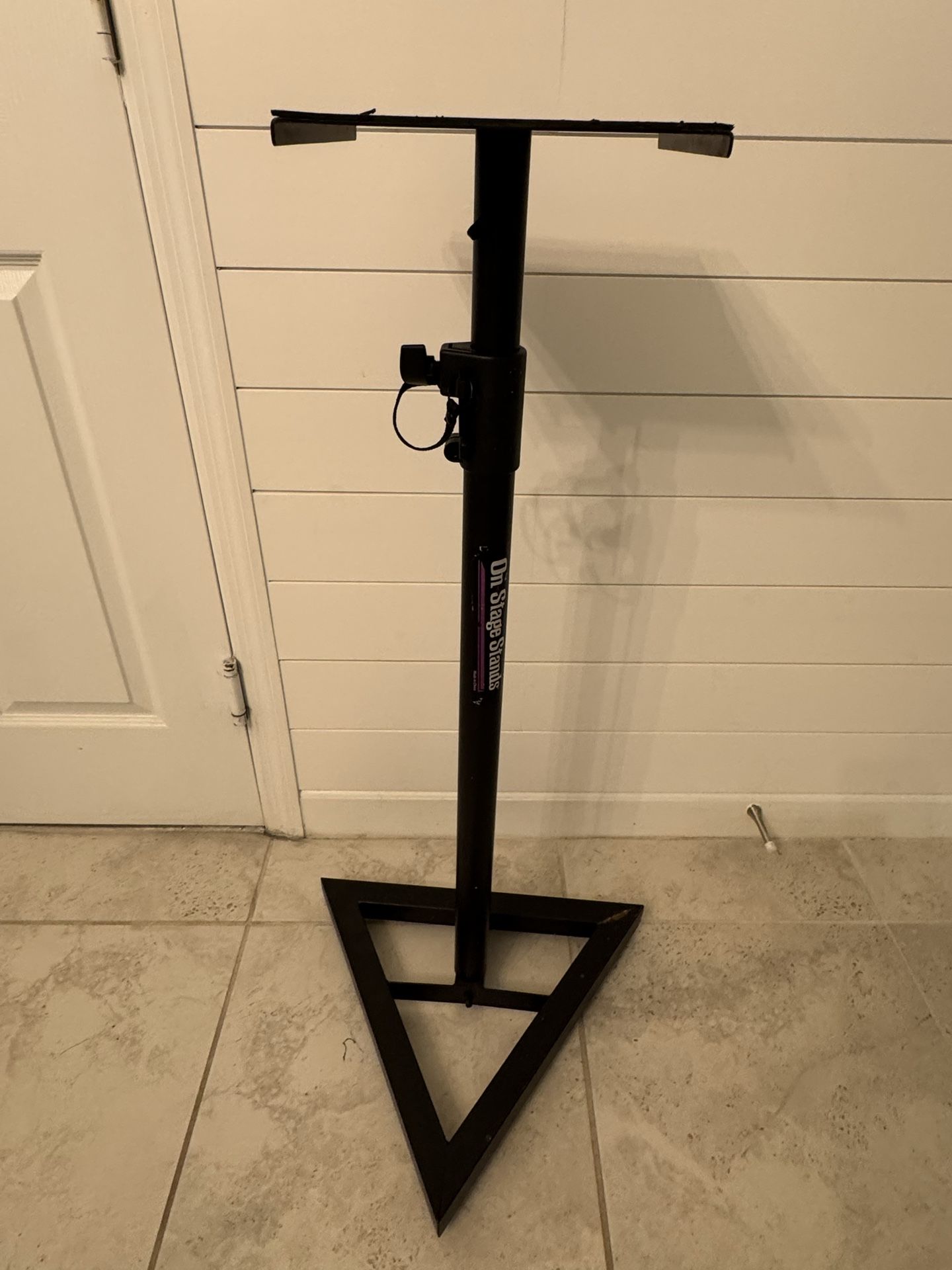 DJ Stand