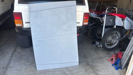 Jeep Cherokee Hood