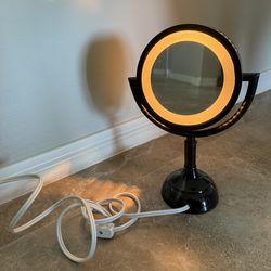 Countertop Makeup Mirror with Magnification