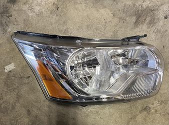LA Zona Auto Parts 2015 to 2023 Ford Transit 150 250 350 Right Passenger Side Headlight Luz Derecha Pasajero Solamente 