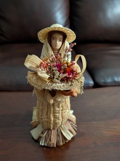 Vintage Handmade Corn Husk Folk Art Figurine – Rustic Home Décor $29.99 OBO