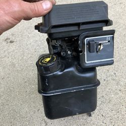 Briggs & Stratton Carburetor, And Gas Tank