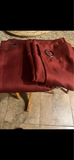 10$each Take ur pick six place mats, wall decor or red grommet 50 by 84 red curtains pick up today