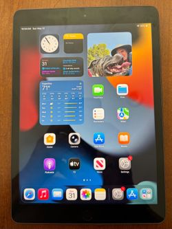 iPad WiFi 8th Generation 32 GB Unlocked