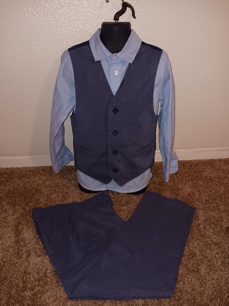 Boys Van Heusen 3 Piece Suits (size 5/6)