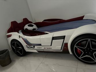 Kids bed- twin bed