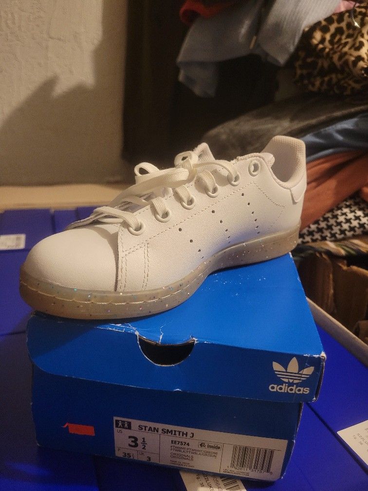 Stan Smith J