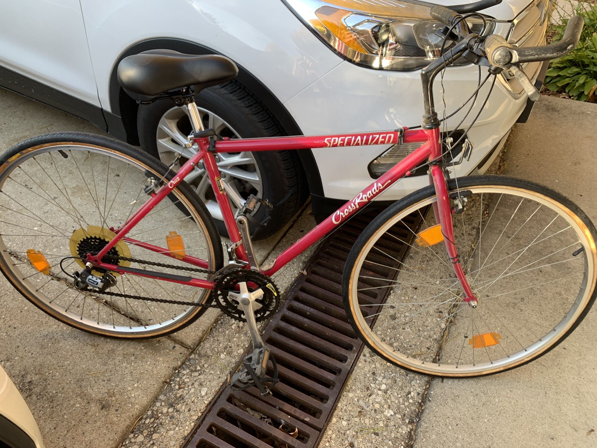 Specialized CrossRoads Cruz 18” Mountain Street Bike With Cyclocomputer