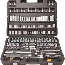 Dealt Ratchet And Socket Set