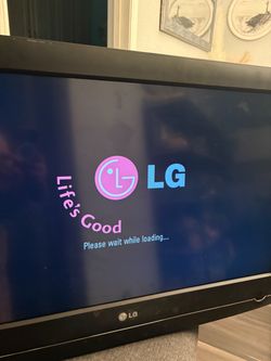 LG Flat Screen TV 32"