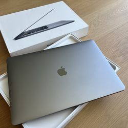 1TB SSD 2.9GHz 15” MacBook Pro Touch Bar + Touch ID i7 Quad Core 16GB RAM High Performance Like 16” 