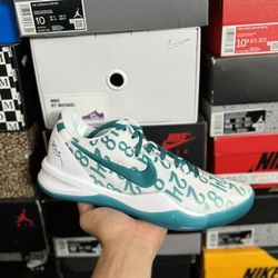 DS Kobe 8 Protro Radiant Emerald size 9