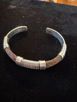 Taxco TM-153, Sterling silver & Leather Cuff. 40.0 grams.