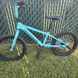 Kids Cannondale bike