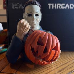 Micheal Myers Statue