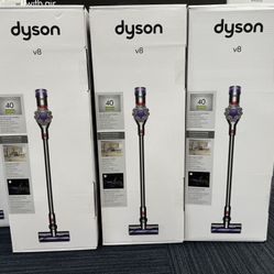 Dyson V8 Cordless Vacuum With 6 Accessories 