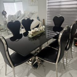 Fancy Table With Chairs Included 