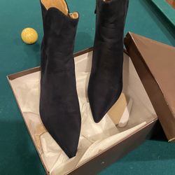 Women’s Black Suede Pointed Toe Bootie