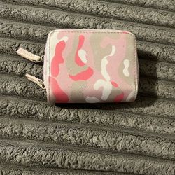 pink wallet 