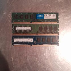 Memory Sticks 8Gb, 4 GB And 1GB