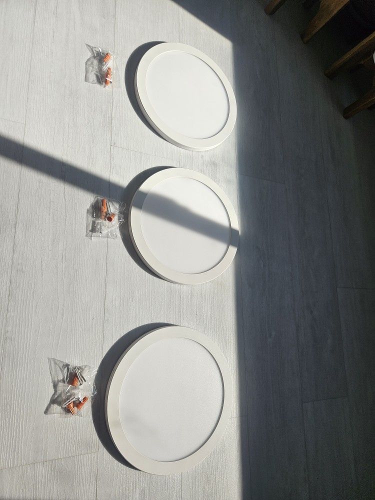 Skylight Pro 12 (LED flush Mt)