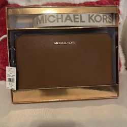 Michael Kors  Crossbody With Gift Box 