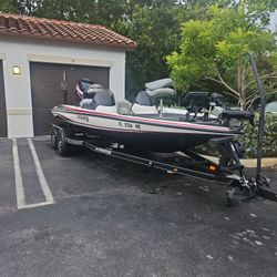 2007 Stratus Bass Boat Very Well Kept 74 Miles An Hour Motor Completely Serviced Motor Only Has 148 Hours Used 2007 Original Motor Like New