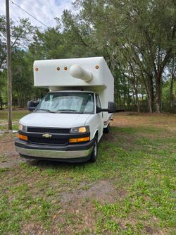 2019 box truck