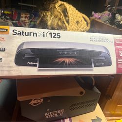 Saturn 125 laminator