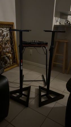 Speaker stands