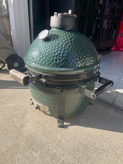 Big Green Egg Kamado Ceramic Grill