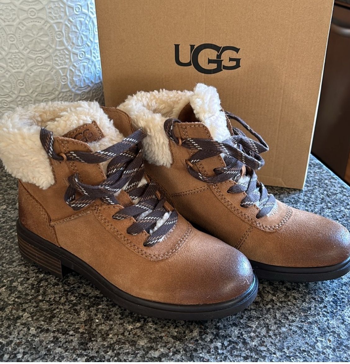New Ugg Harrison Cozy Lace-Up Waterproof Boot in Chestnut size 6