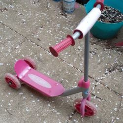 Kids Scooter (Excellent Condition). Only $5