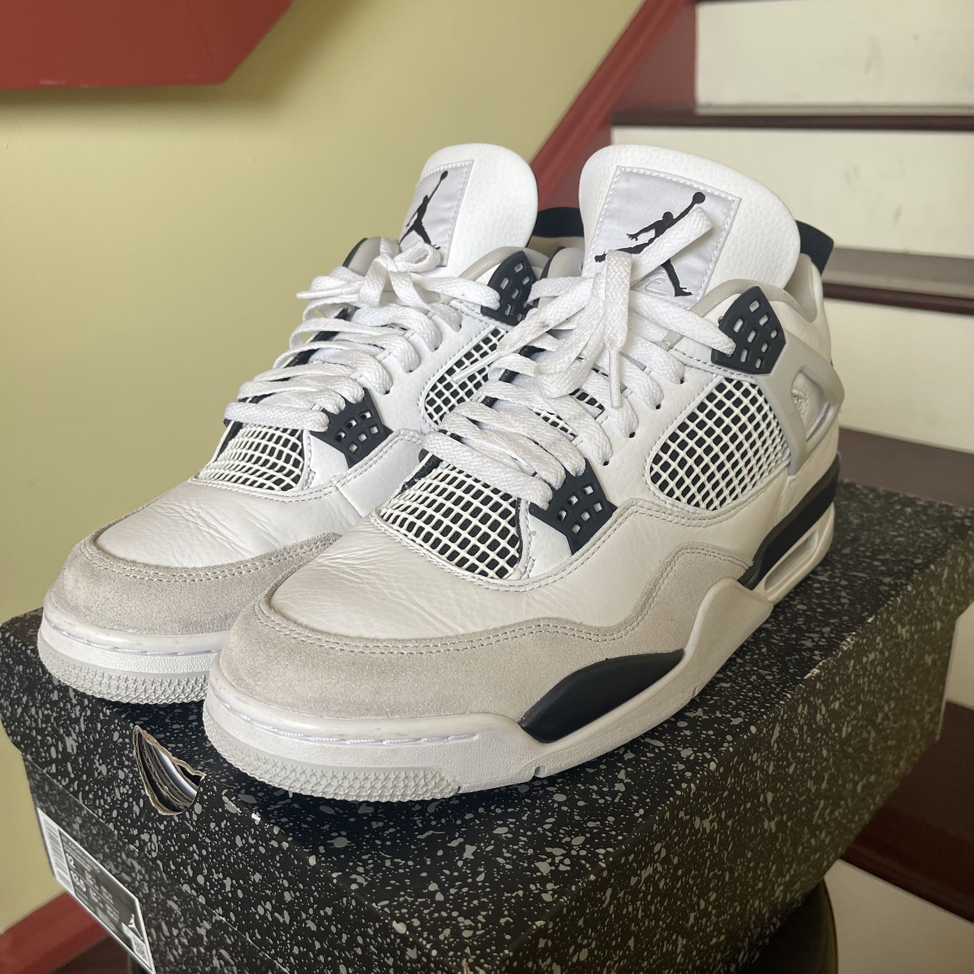 Air Jordan 4 Millitary